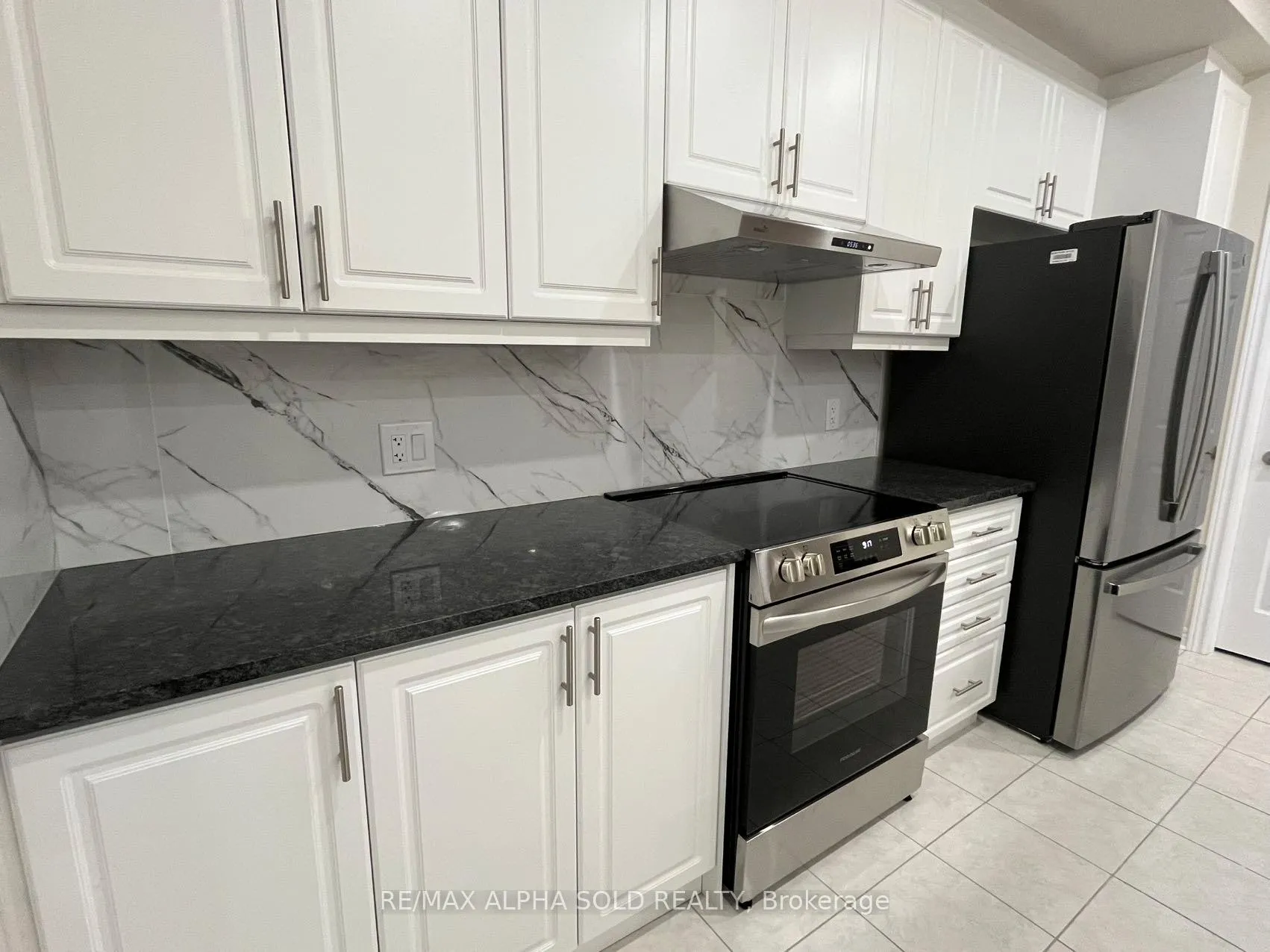 Photo 13 of Unit Upper, 85 Mumbai Drive, Markham, Middlefield — HOMEH