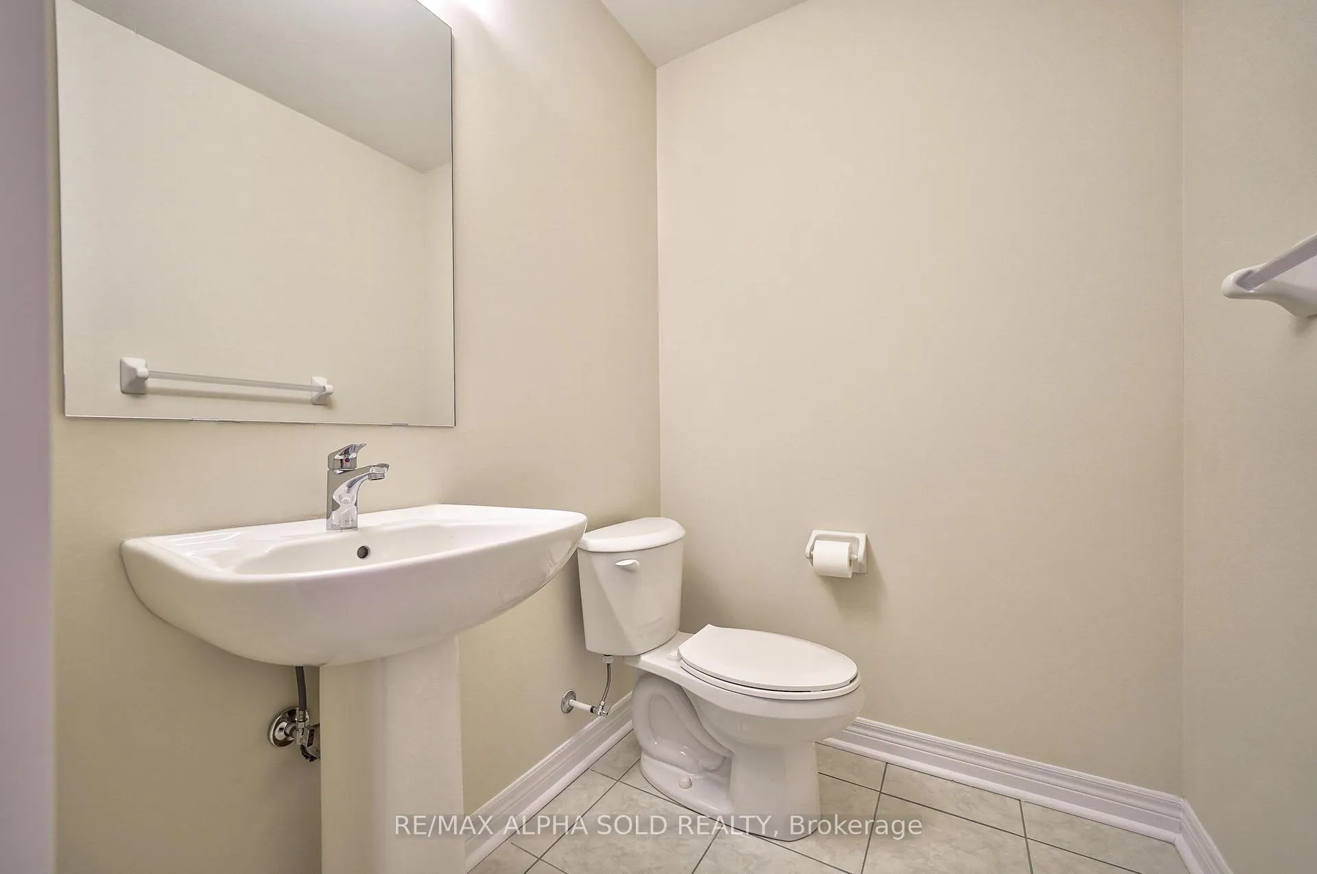 Photo 17 of Unit Upper, 85 Mumbai Drive, Markham, Middlefield — HOMEH