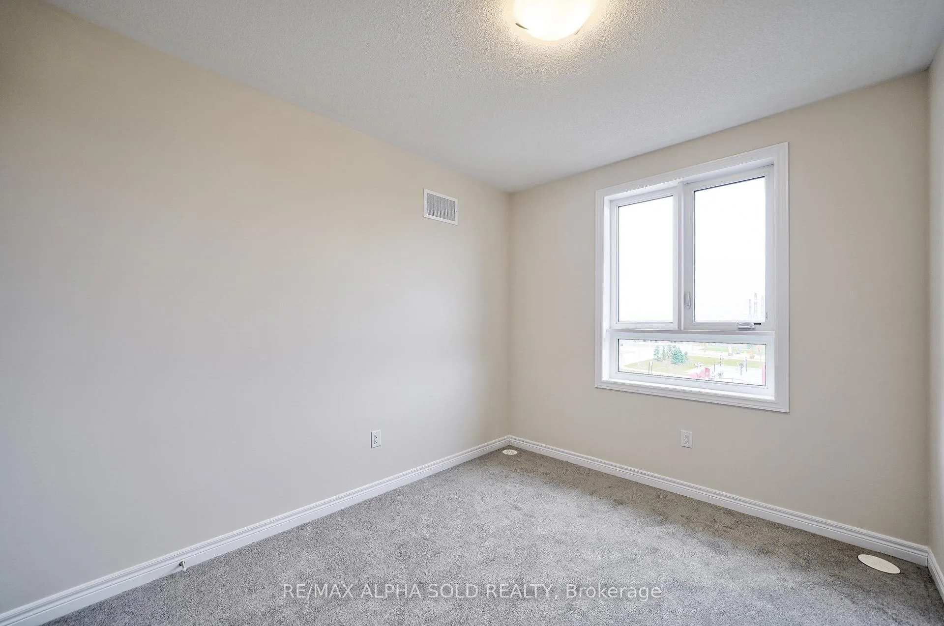 Photo 26 of Unit Upper, 85 Mumbai Drive, Markham, Middlefield — HOMEH