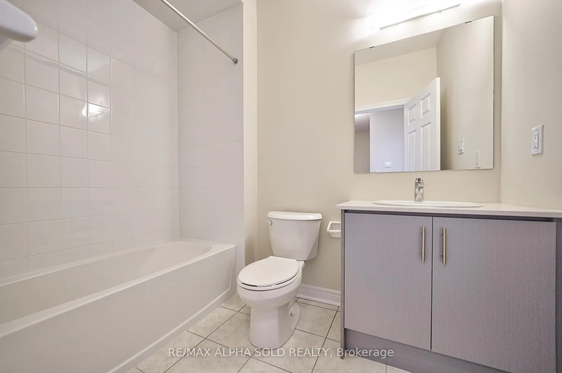 Photo 30 of Unit Upper, 85 Mumbai Drive, Markham, Middlefield — HOMEH