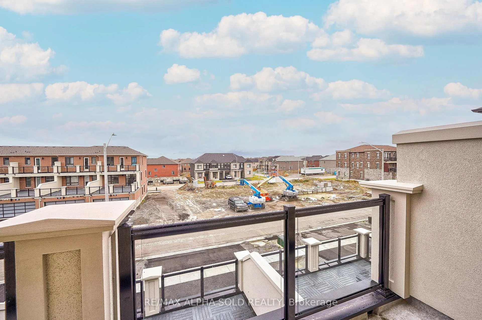 Photo 31 of Unit Upper, 85 Mumbai Drive, Markham, Middlefield — HOMEH