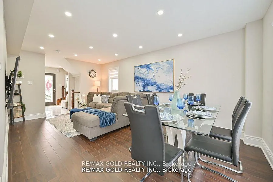 Photo 6 of 33 Penbridge Circle, Brampton, Fletcher's Meadow — HOMEH