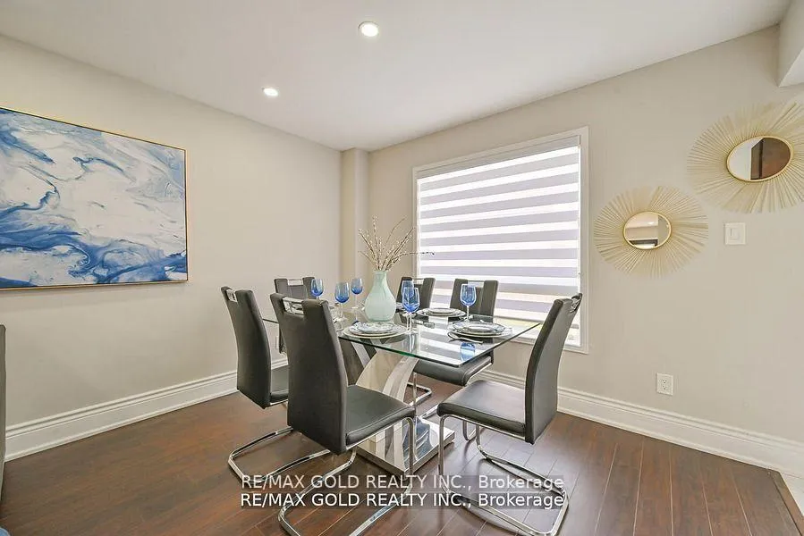 Photo 8 of 33 Penbridge Circle, Brampton, Fletcher's Meadow — HOMEH