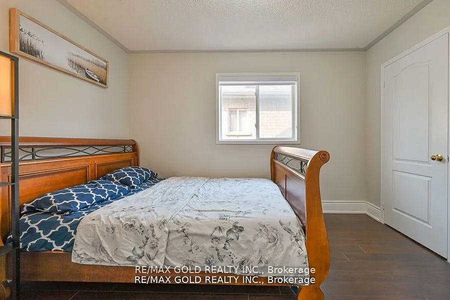 Photo 14 of 33 Penbridge Circle, Brampton, Fletcher's Meadow — HOMEH