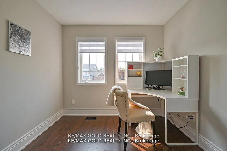 Photo 16 of 33 Penbridge Circle, Brampton, Fletcher's Meadow — HOMEH