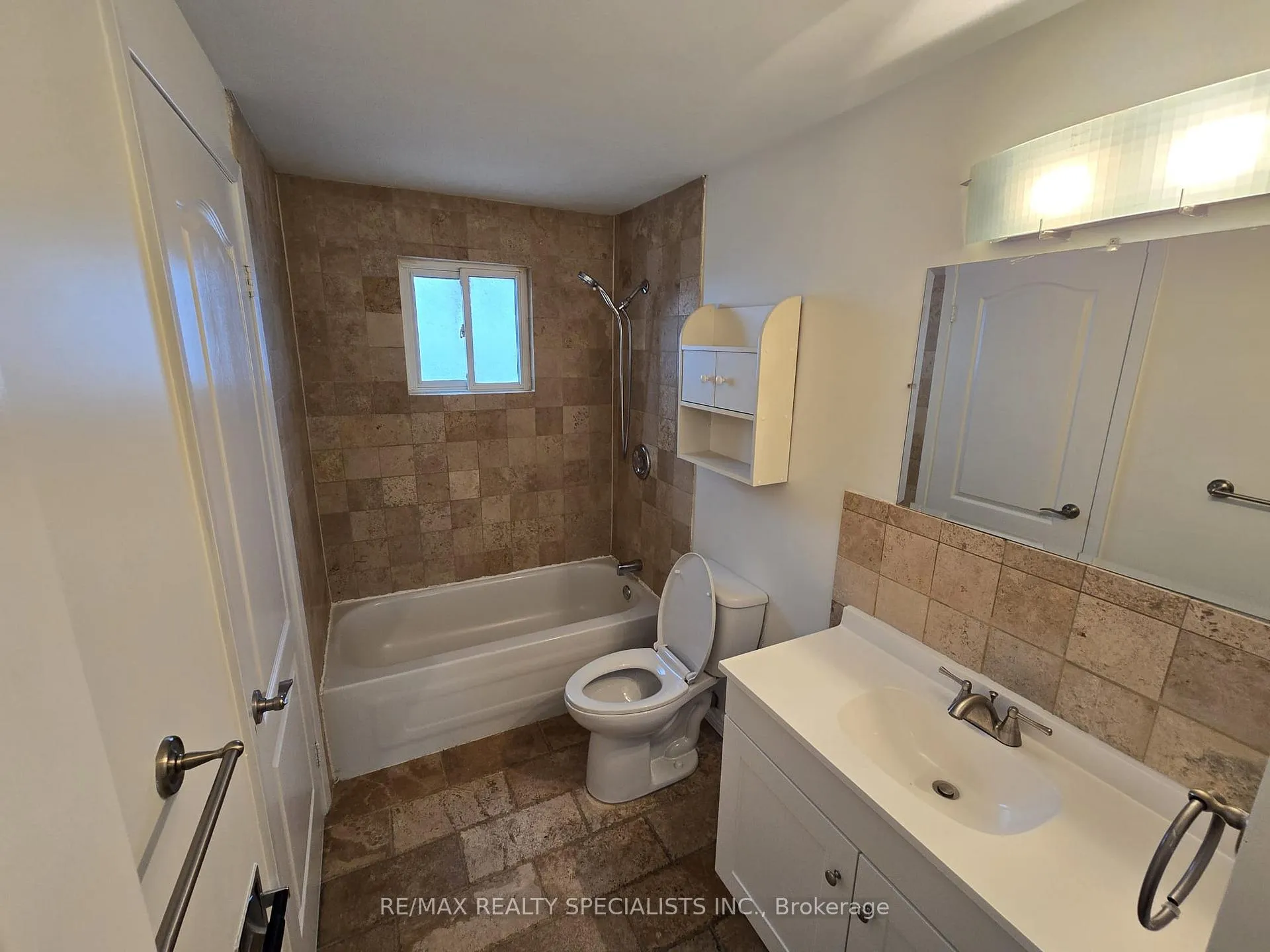 Photo 10 of 2 Grovetree Place, Brampton, Northgate — HOMEH