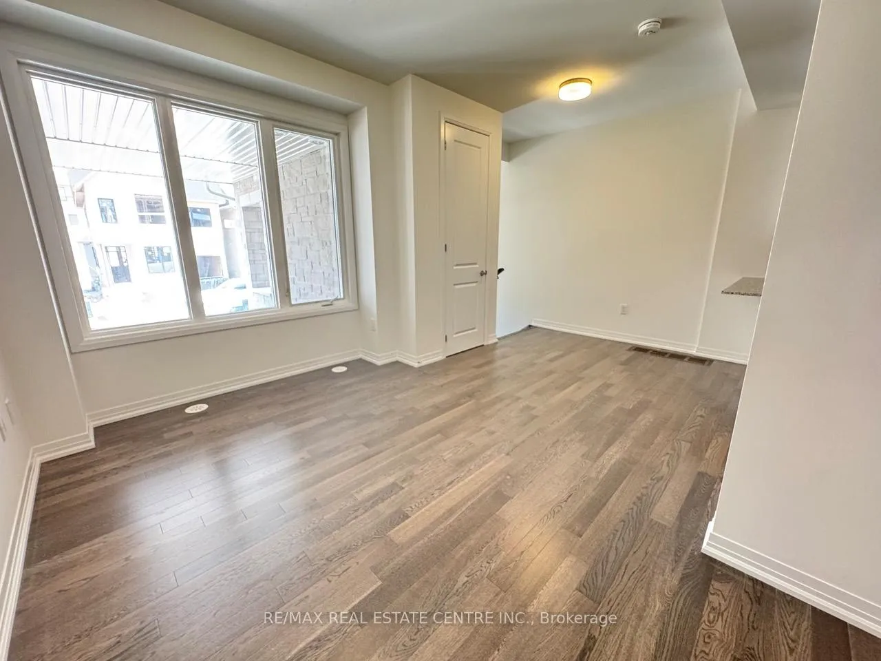 Photo 6 of 9 Kings Hill Drive, Brampton, Northwest Brampton — HOMEH