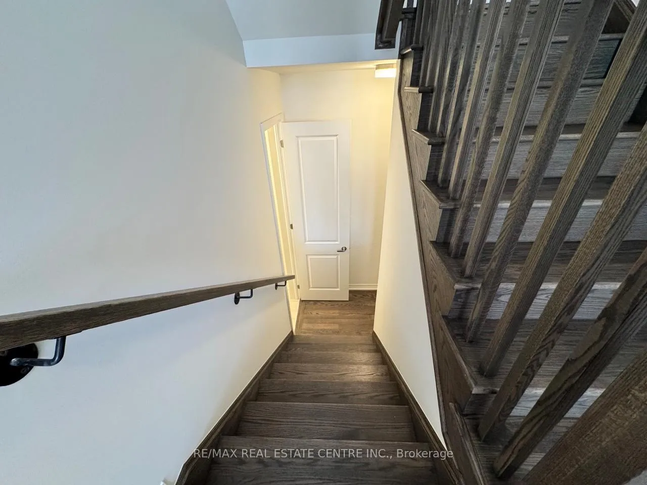 Photo 7 of 9 Kings Hill Drive, Brampton, Northwest Brampton — HOMEH