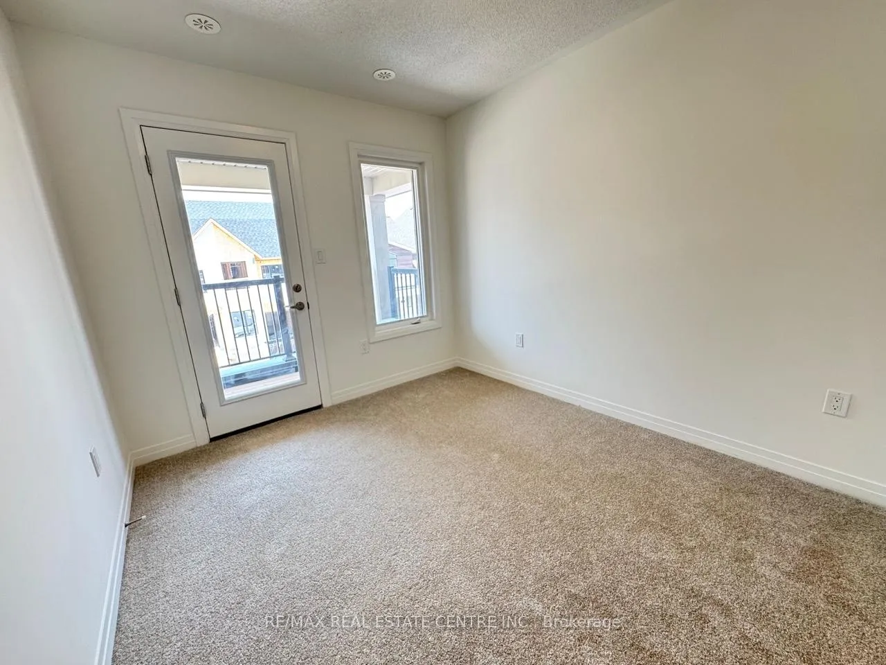 Photo 21 of 9 Kings Hill Drive, Brampton, Northwest Brampton — HOMEH