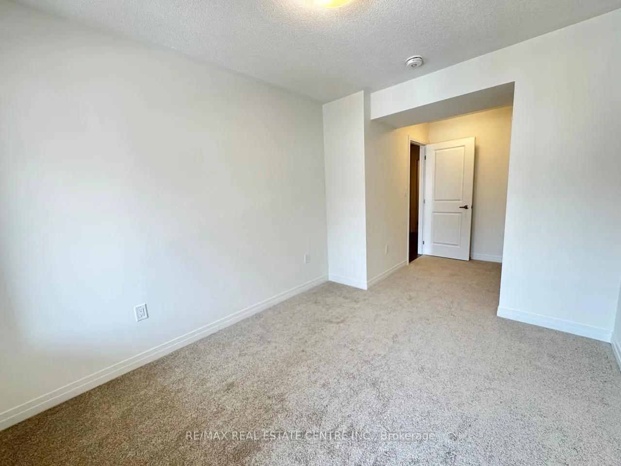 Photo 22 of 9 Kings Hill Drive, Brampton, Northwest Brampton — HOMEH