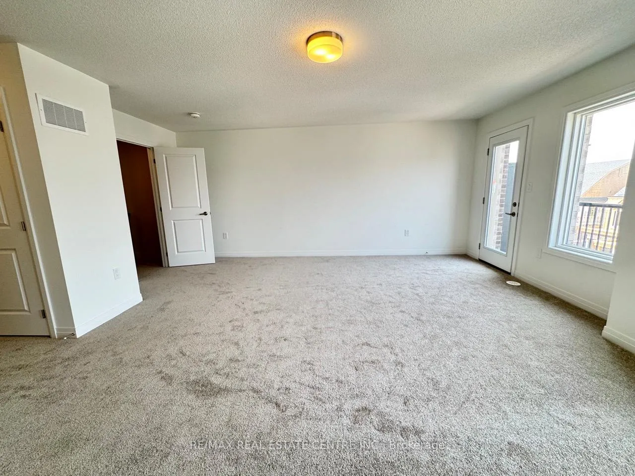Photo 25 of 9 Kings Hill Drive, Brampton, Northwest Brampton — HOMEH