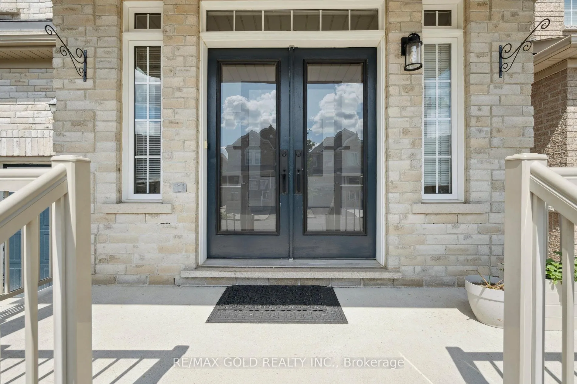 Photo 2 of 32 Goswell Street, Brampton, Bram East — HOMEH