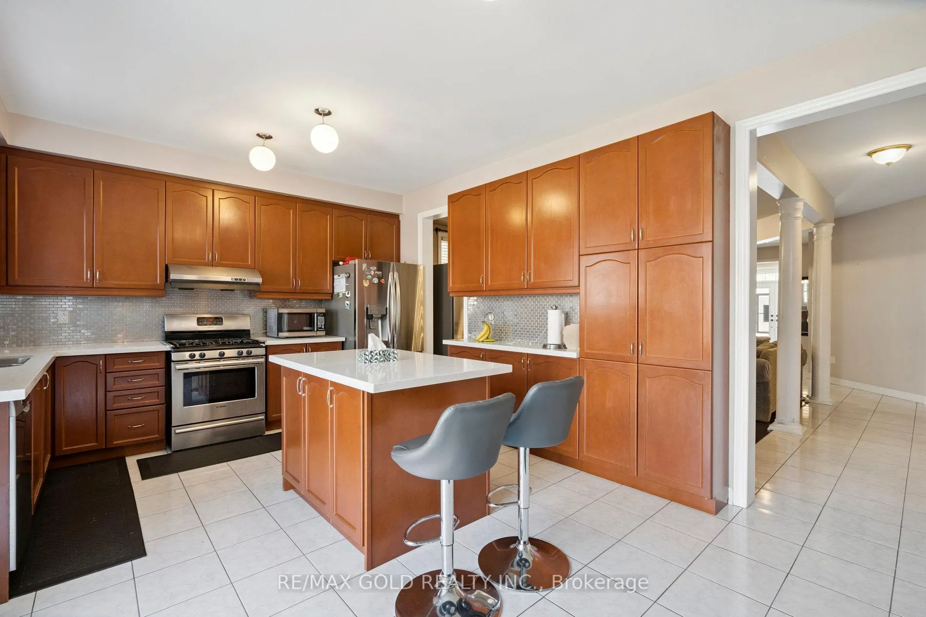 Photo 8 of 32 Goswell Street, Brampton, Bram East — HOMEH