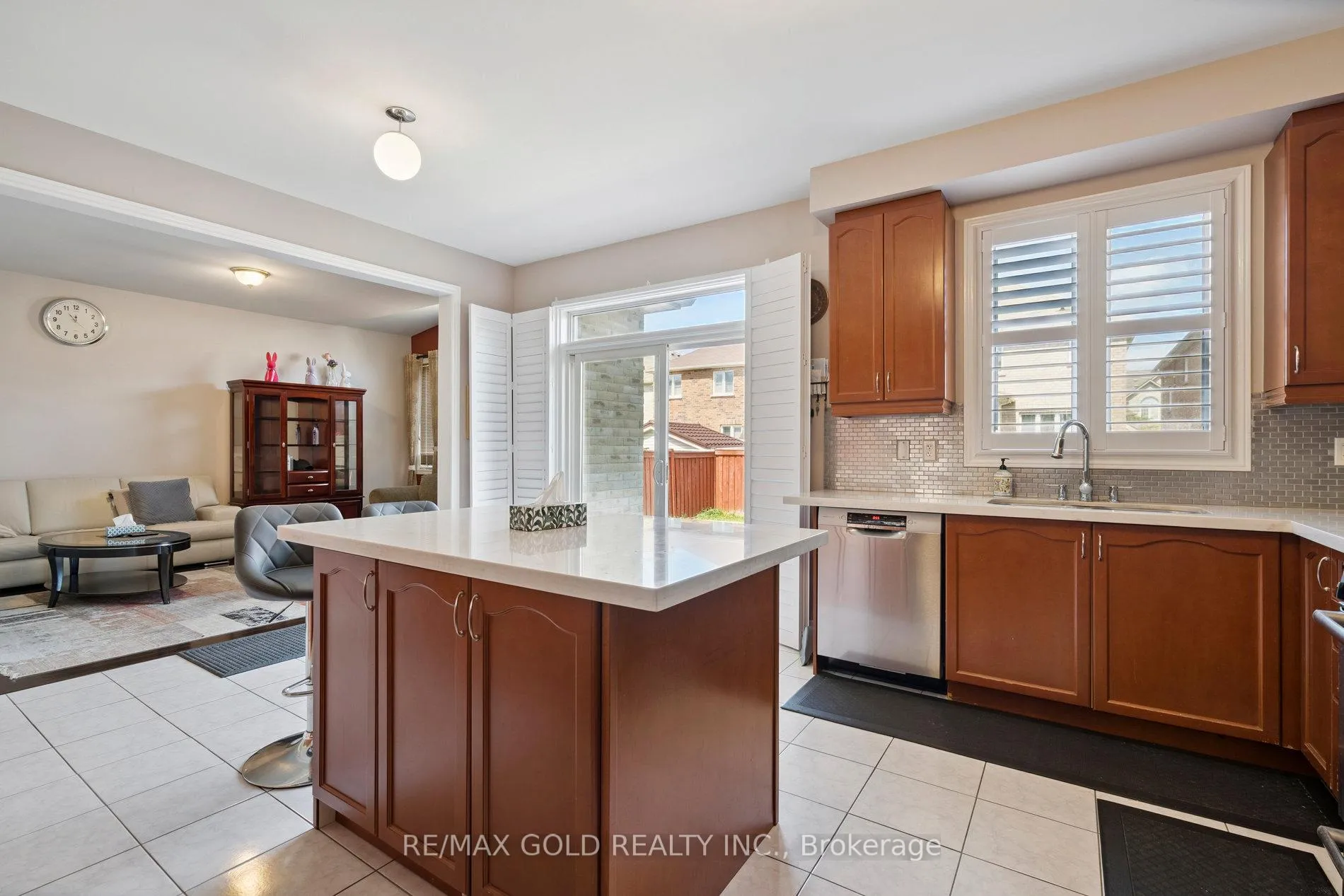 Photo 10 of 32 Goswell Street, Brampton, Bram East — HOMEH