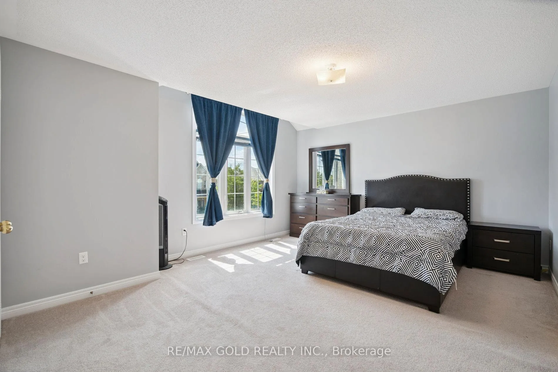 Photo 20 of 32 Goswell Street, Brampton, Bram East — HOMEH
