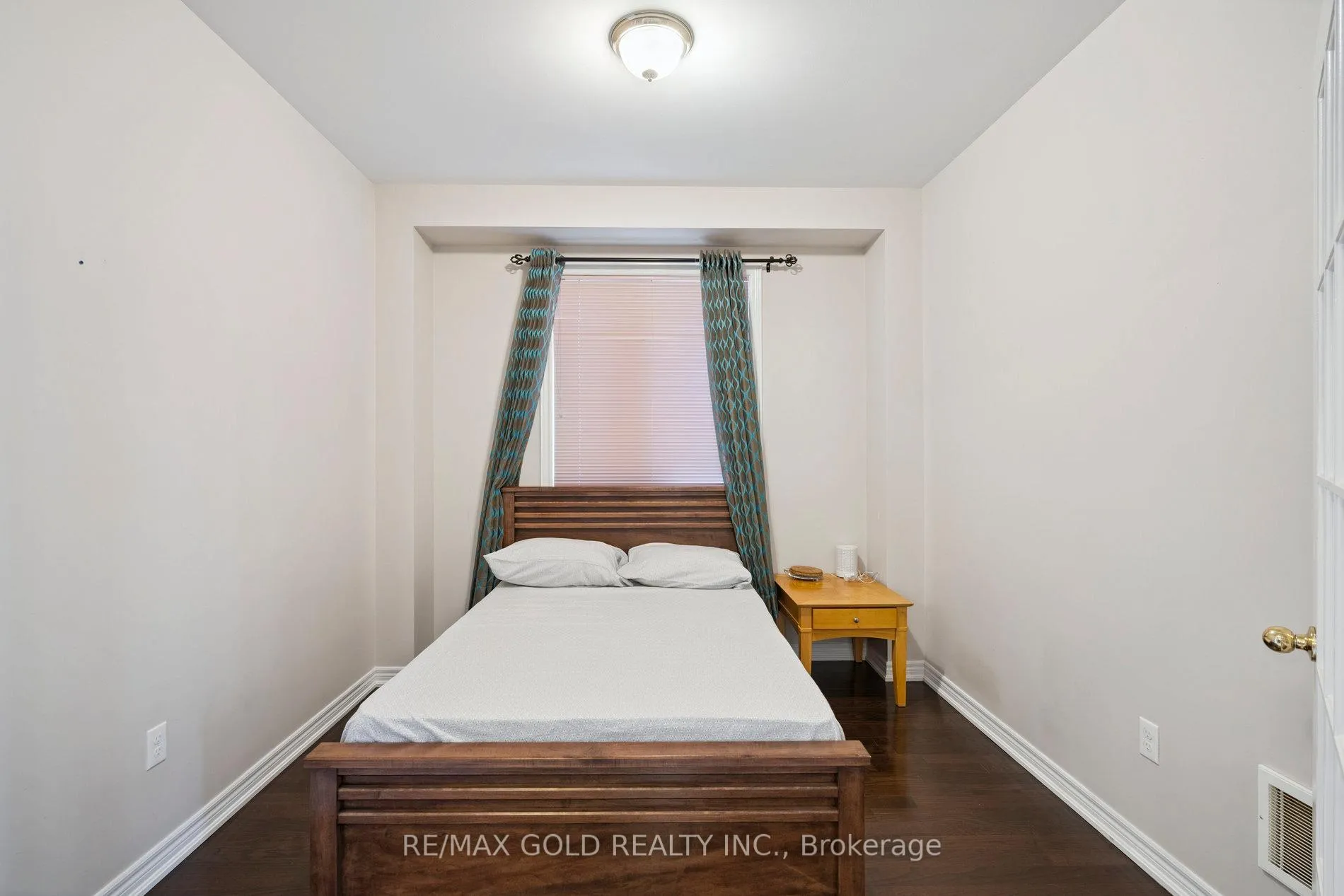 Photo 25 of 32 Goswell Street, Brampton, Bram East — HOMEH