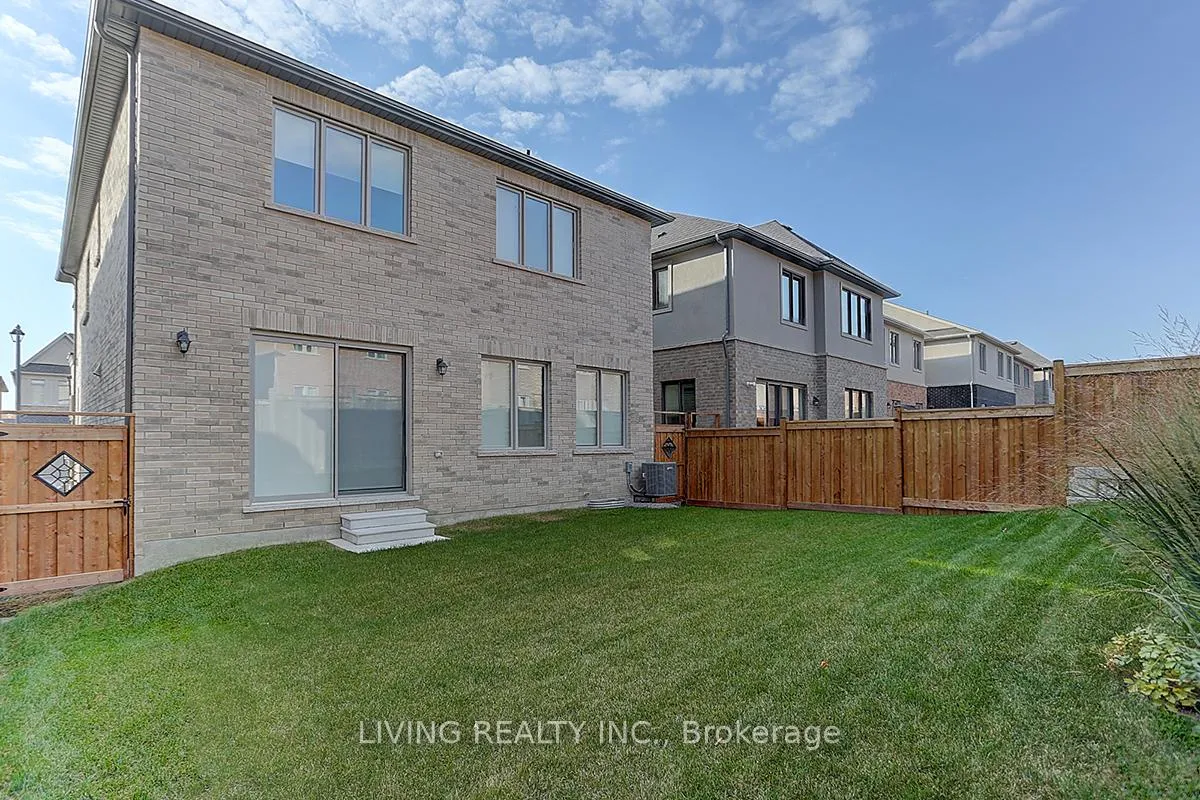 Photo 3 of 44 Sikura Circle, Aurora, Rural Aurora — HOMEH