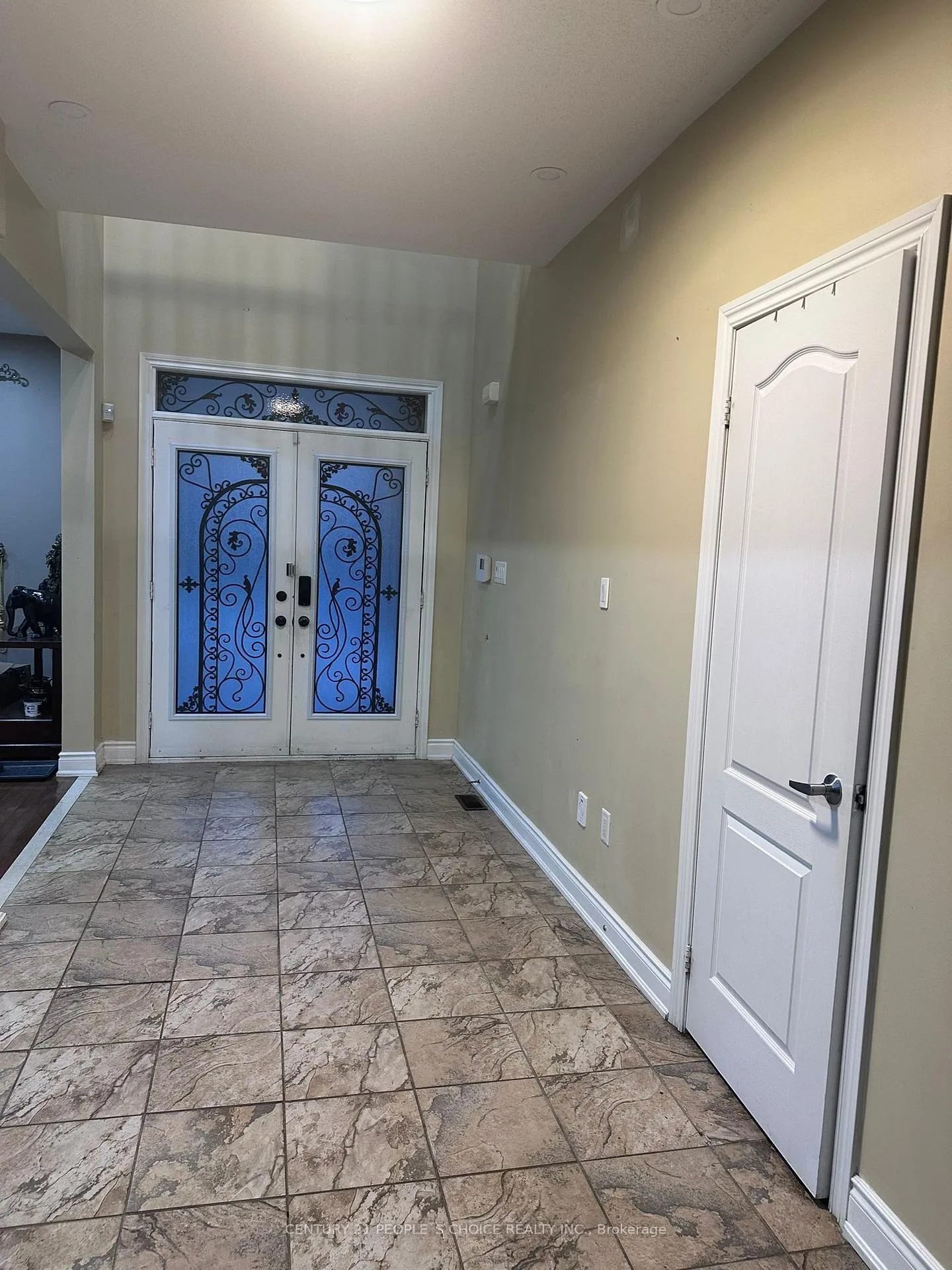 Photo 4 of 5 Hugo Road, Brampton, Vales of Castlemore North — HOMEH