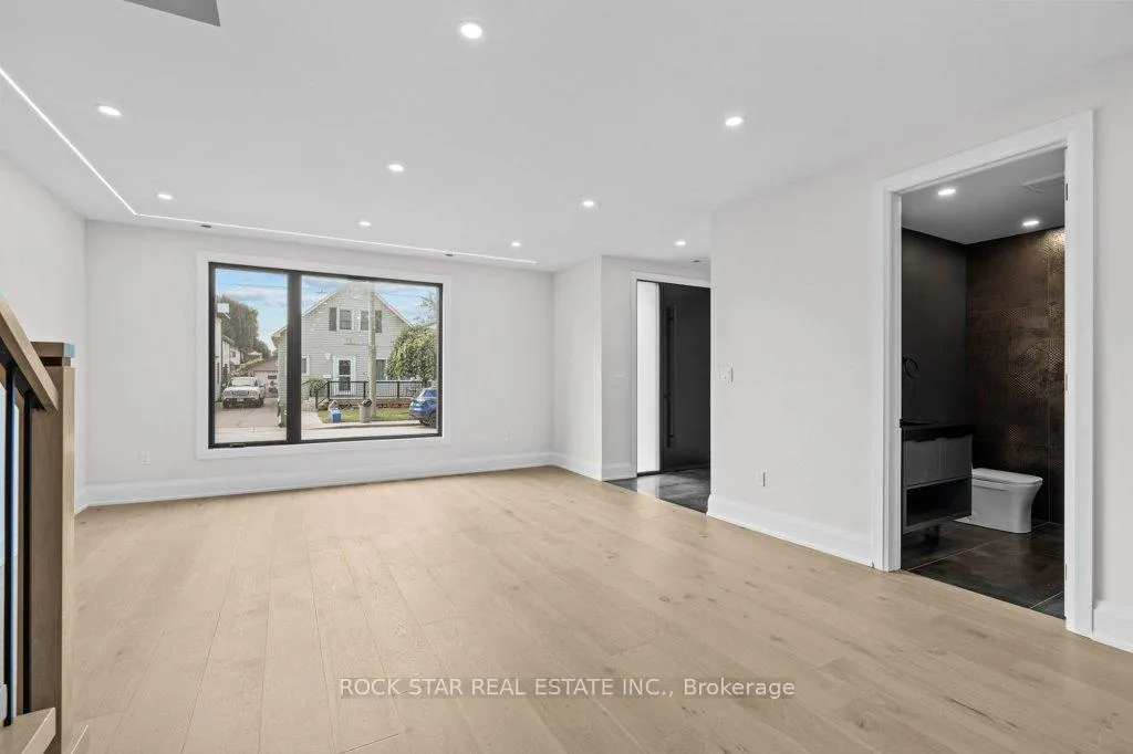 Photo 4 of 21 Clare Avenue, Hamilton, Hamilton Beach — HOMEH