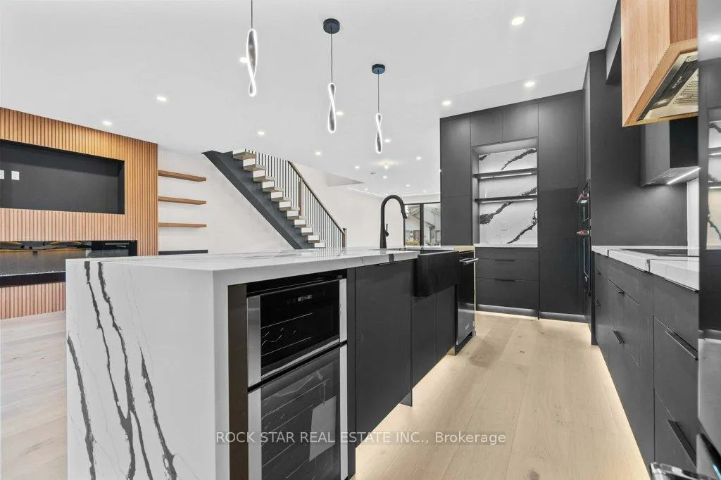 Photo 11 of 21 Clare Avenue, Hamilton, Hamilton Beach — HOMEH