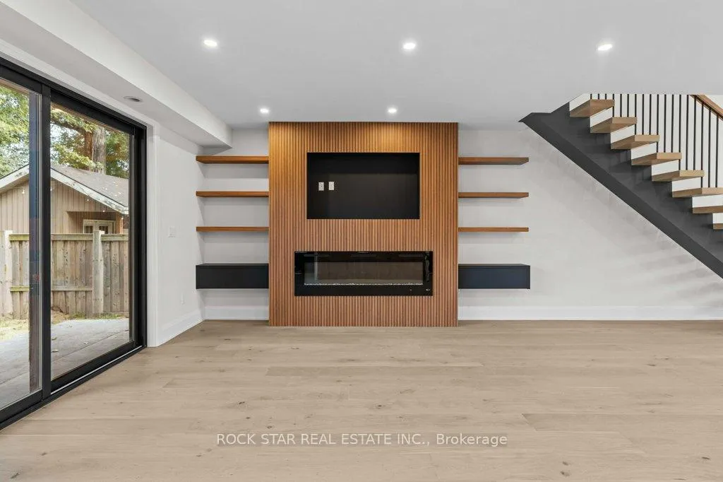 Photo 14 of 21 Clare Avenue, Hamilton, Hamilton Beach — HOMEH