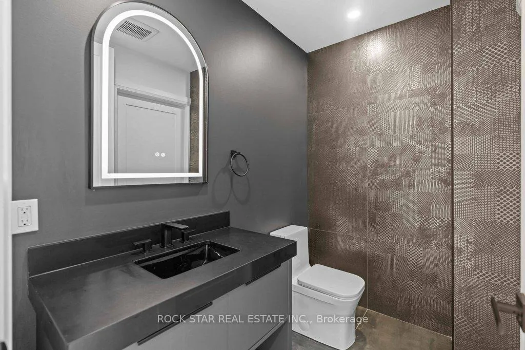 Photo 15 of 21 Clare Avenue, Hamilton, Hamilton Beach — HOMEH