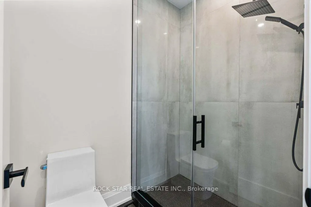 Photo 23 of 21 Clare Avenue, Hamilton, Hamilton Beach — HOMEH