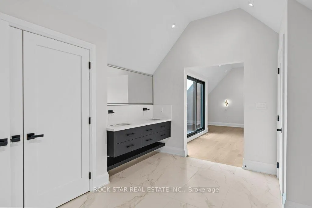 Photo 28 of 21 Clare Avenue, Hamilton, Hamilton Beach — HOMEH