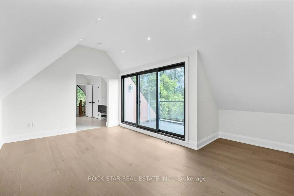 Photo 30 of 21 Clare Avenue, Hamilton, Hamilton Beach — HOMEH