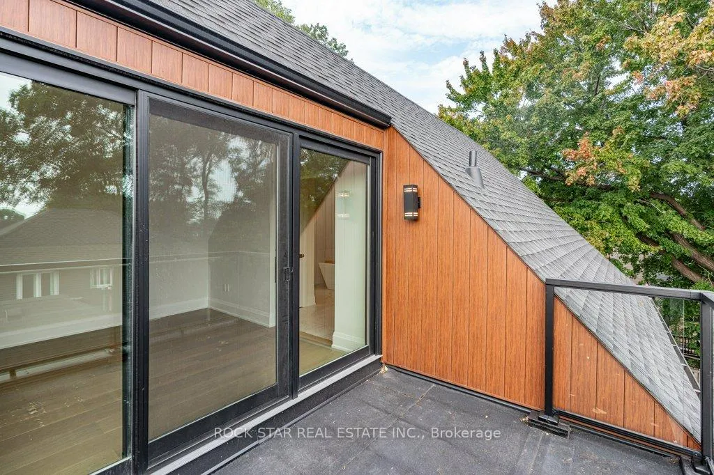 Photo 31 of 21 Clare Avenue, Hamilton, Hamilton Beach — HOMEH