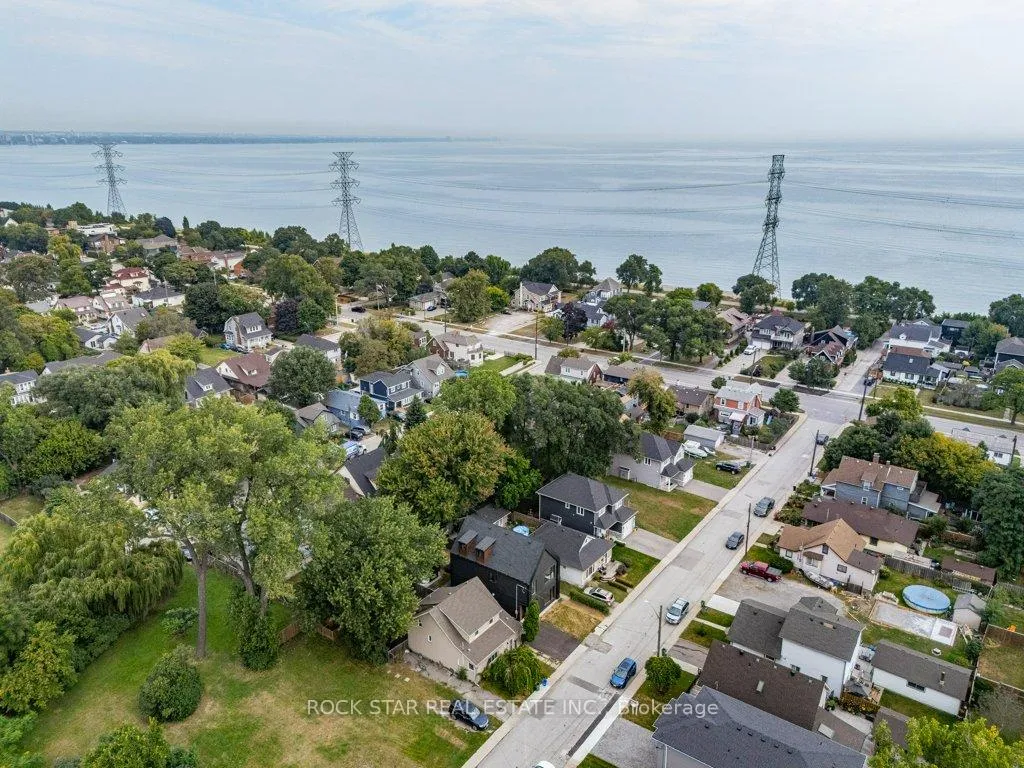 Photo 35 of 21 Clare Avenue, Hamilton, Hamilton Beach — HOMEH