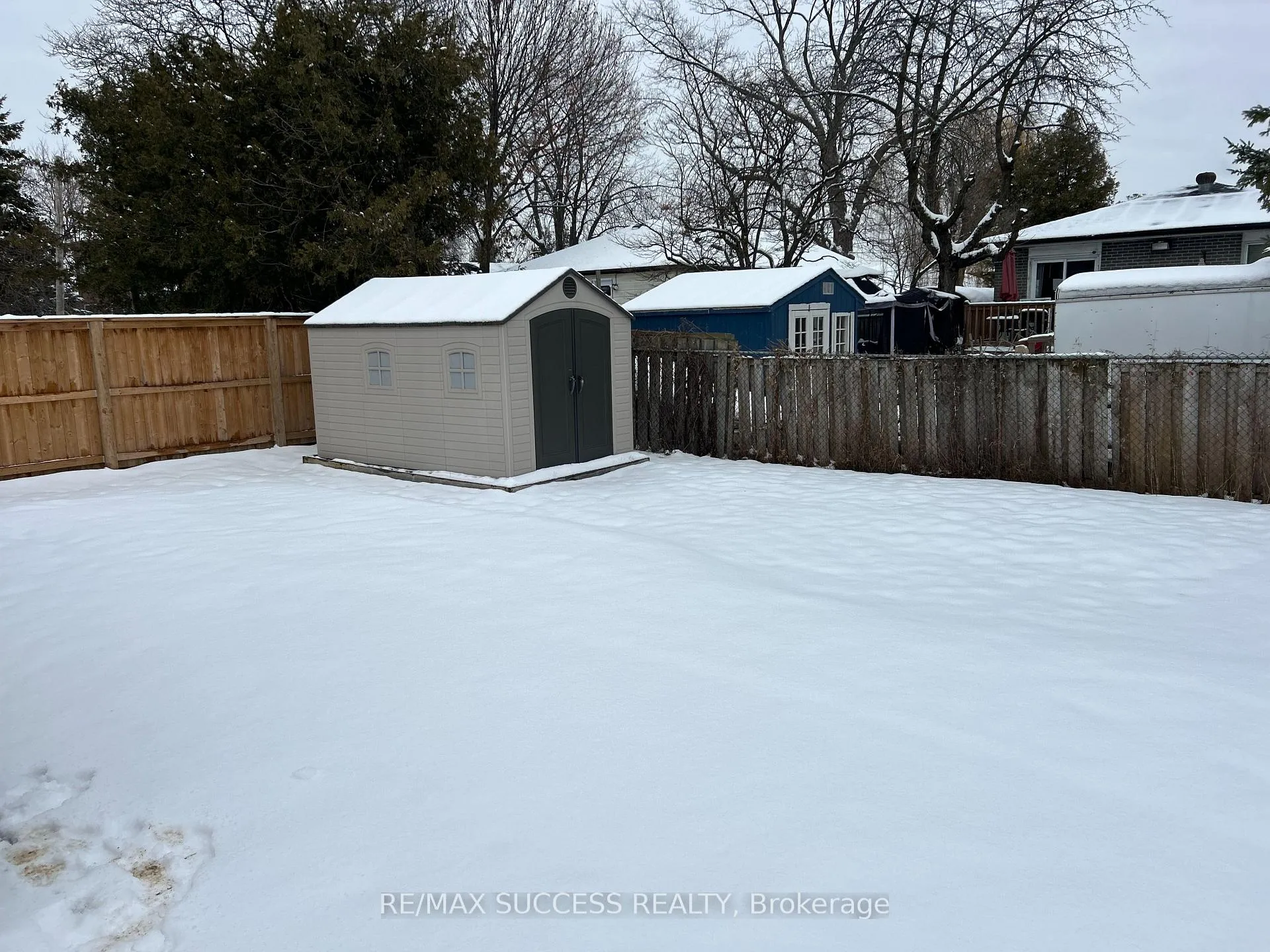 Photo 22 of 733 Hillview Crescent, Pickering, West Shore — HOMEH