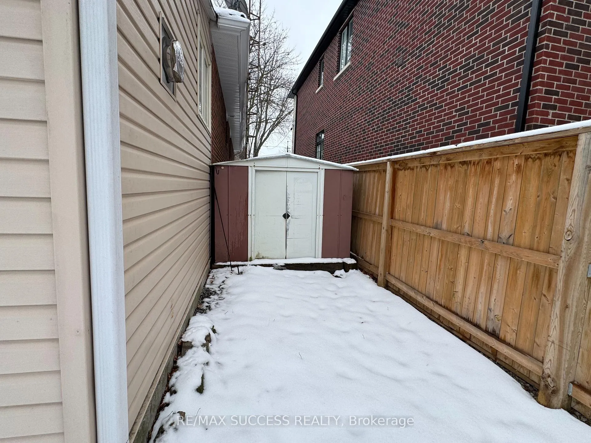 Photo 23 of 733 Hillview Crescent, Pickering, West Shore — HOMEH