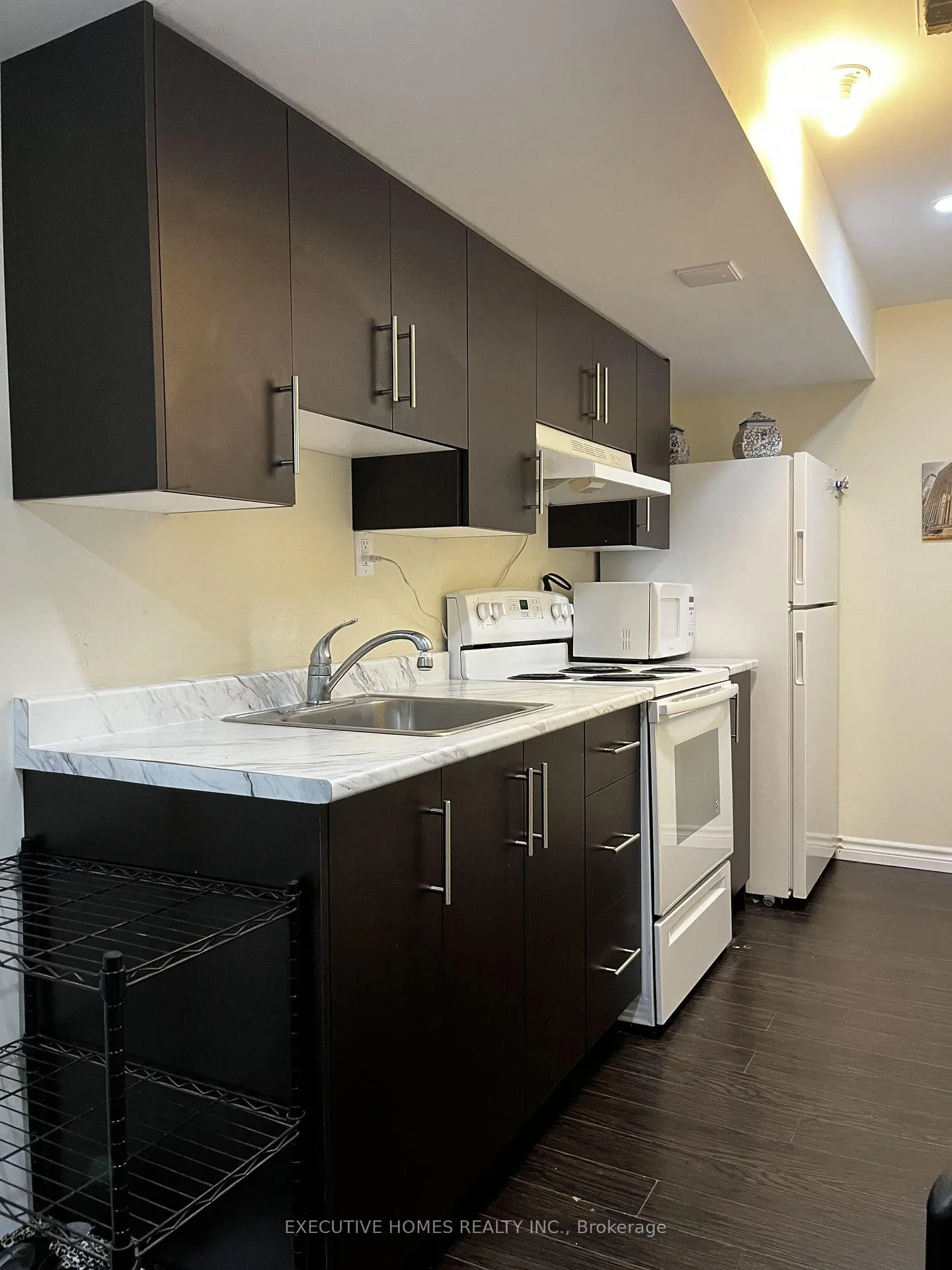 Photo 5 of 36 Edsel Road, Brampton, Northwest Brampton — HOMEH