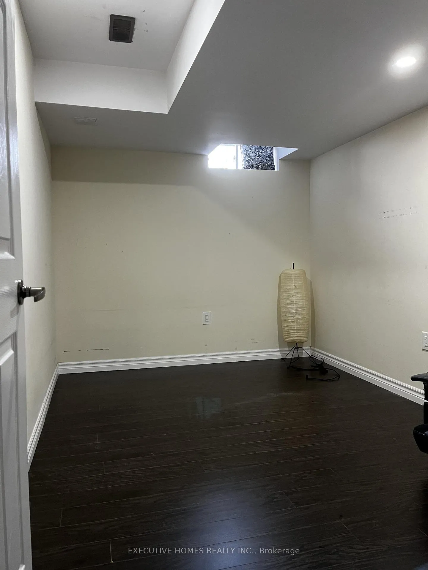 Photo 12 of 36 Edsel Road, Brampton, Northwest Brampton — HOMEH