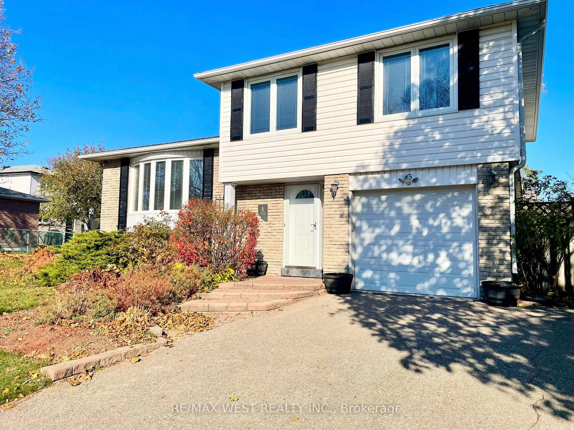 Photo 1 of 4 Geneva Crescent, Brampton, Northgate — HOMEH