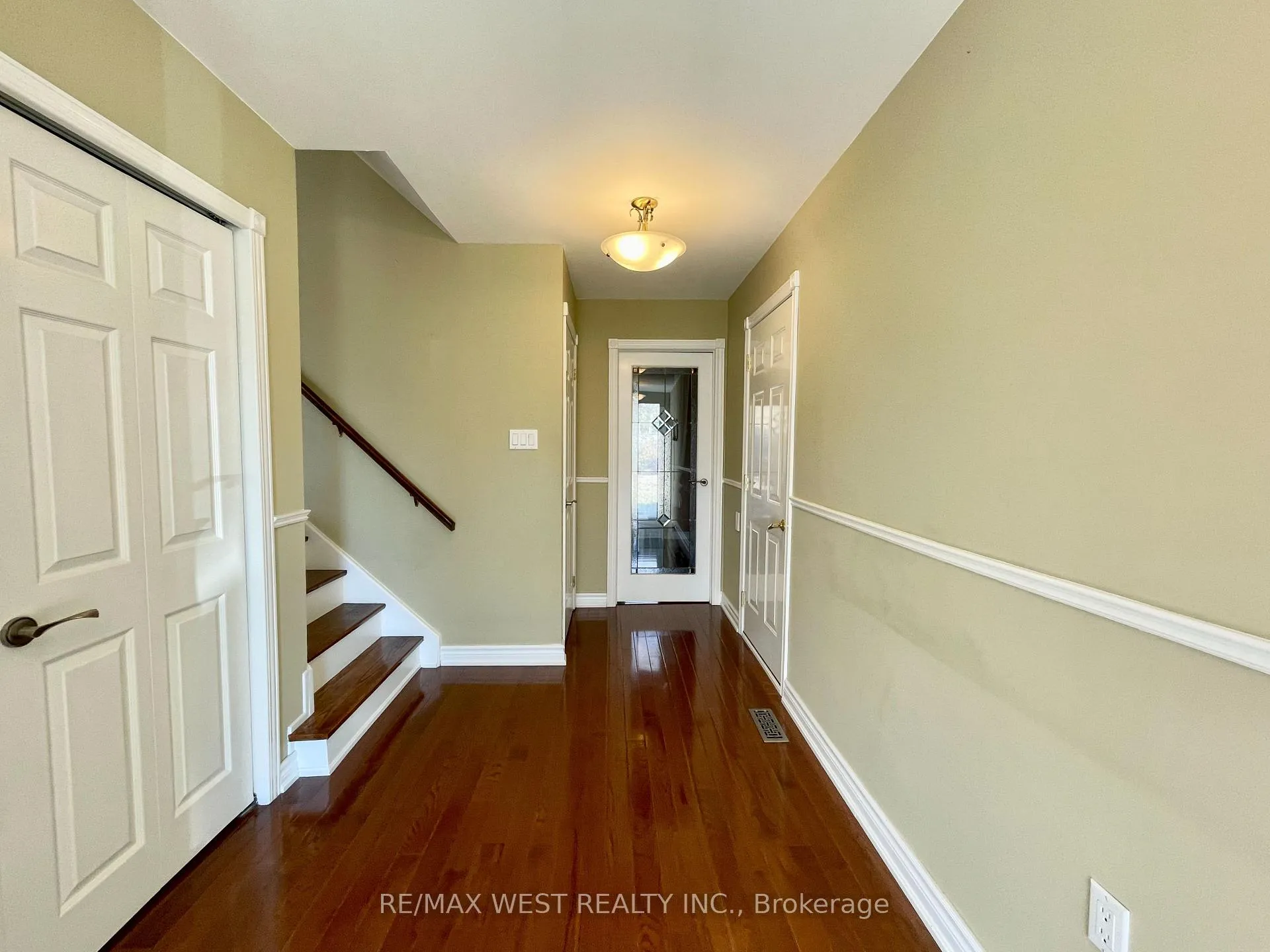Photo 5 of 4 Geneva Crescent, Brampton, Northgate — HOMEH