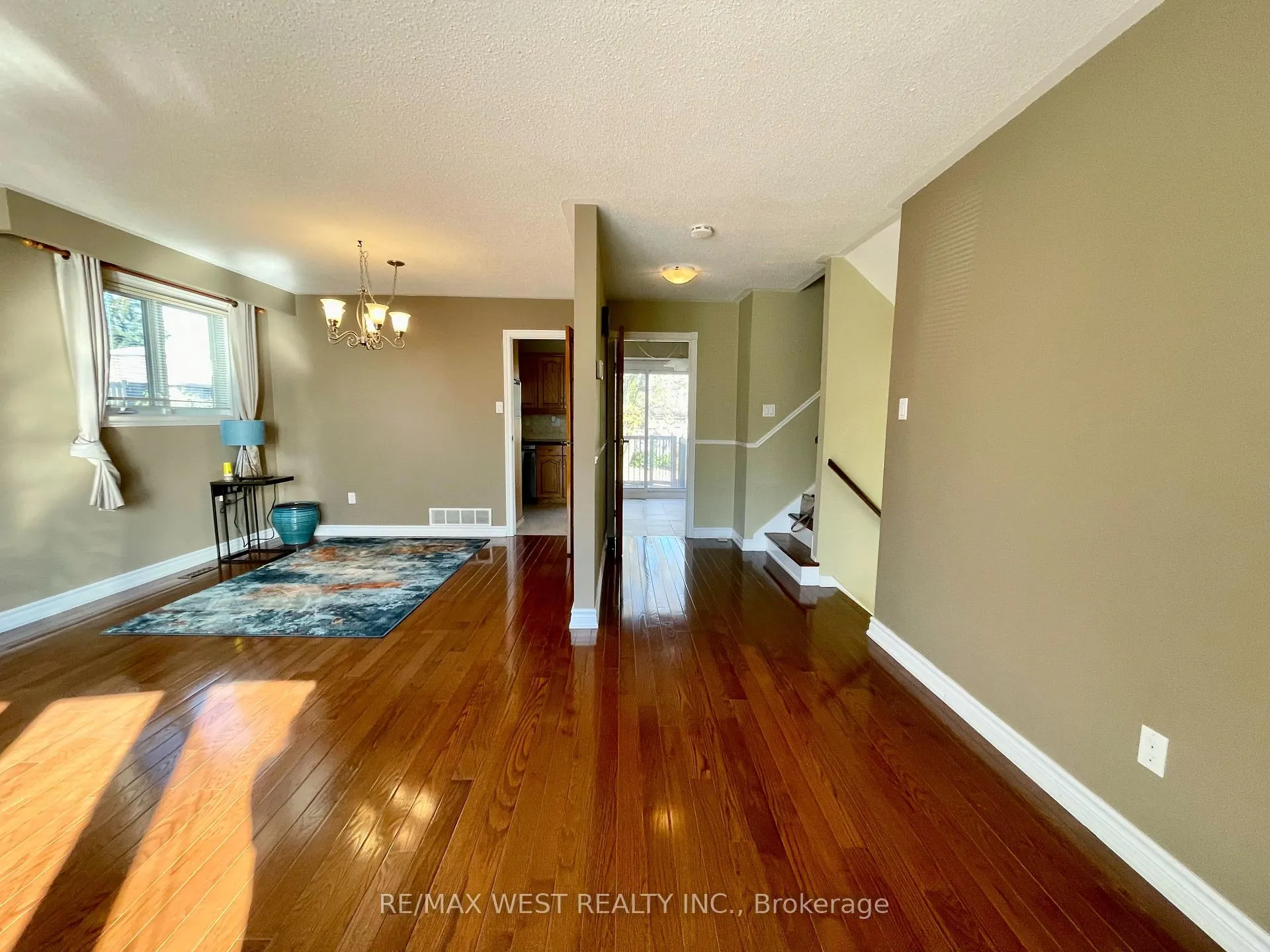 Photo 8 of 4 Geneva Crescent, Brampton, Northgate — HOMEH