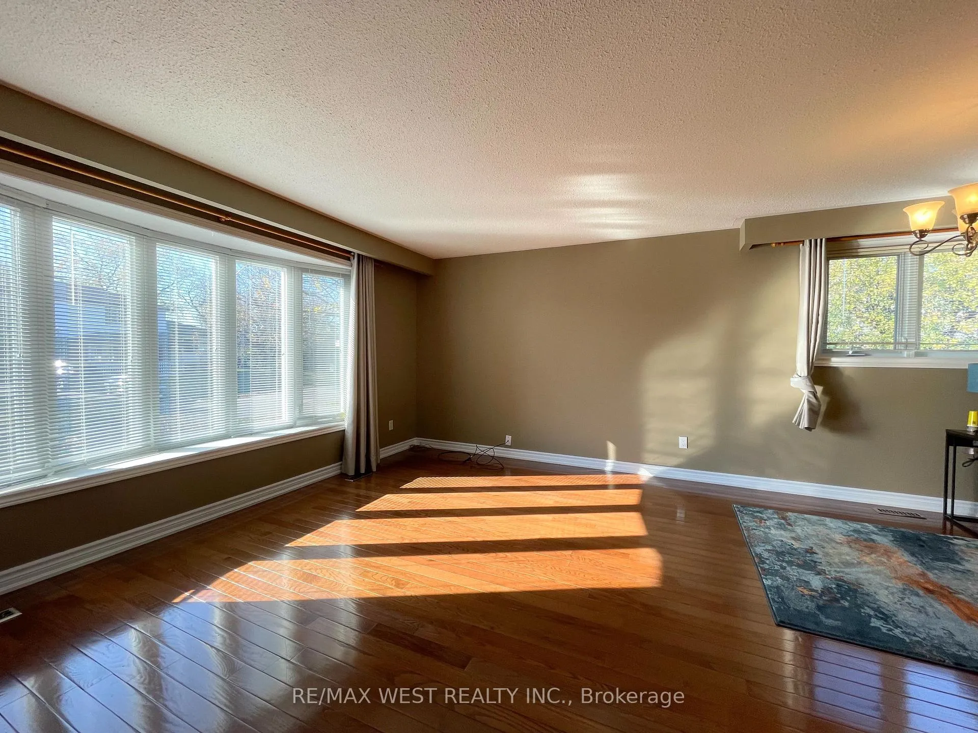 Photo 11 of 4 Geneva Crescent, Brampton, Northgate — HOMEH