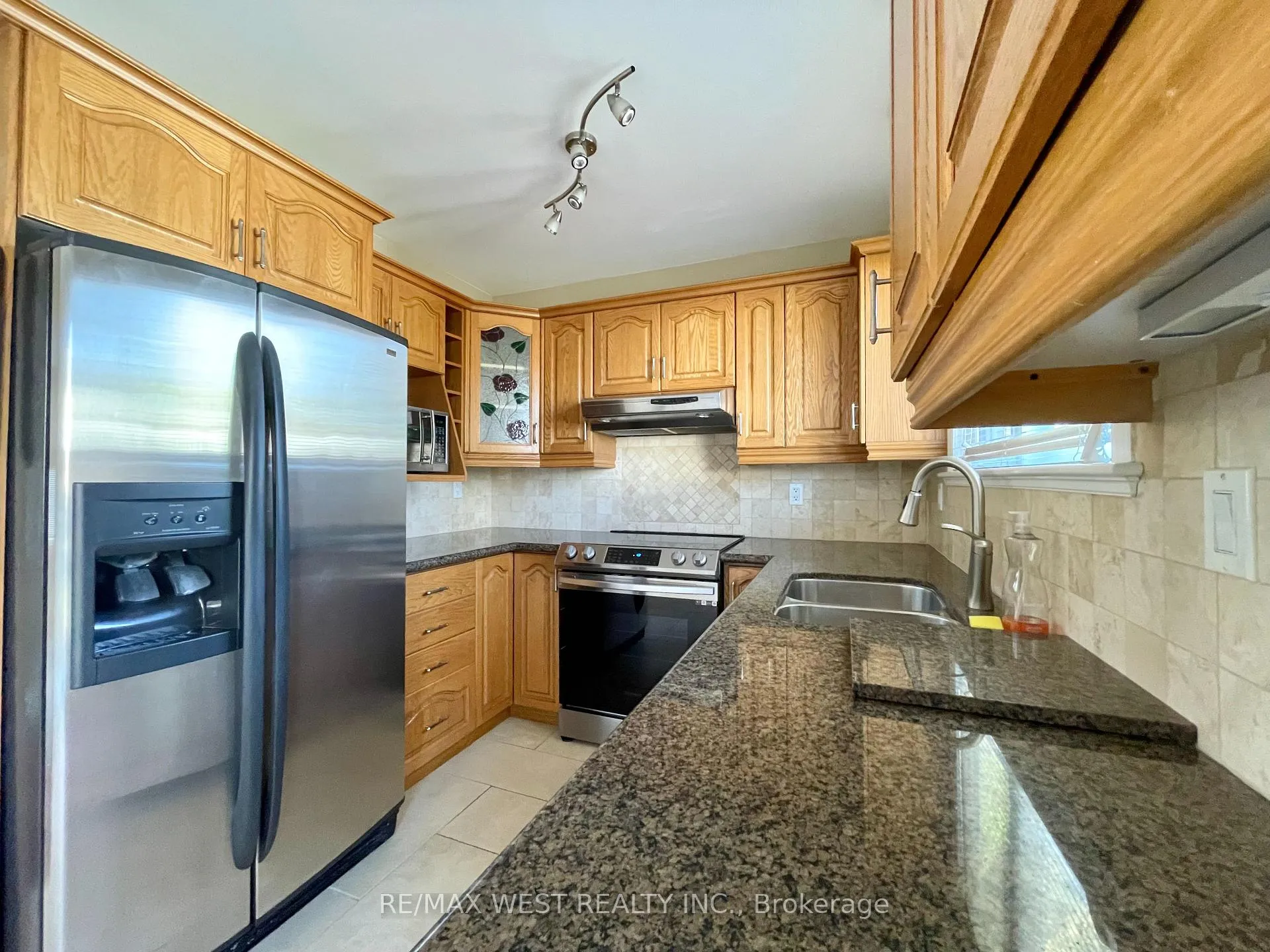Photo 15 of 4 Geneva Crescent, Brampton, Northgate — HOMEH