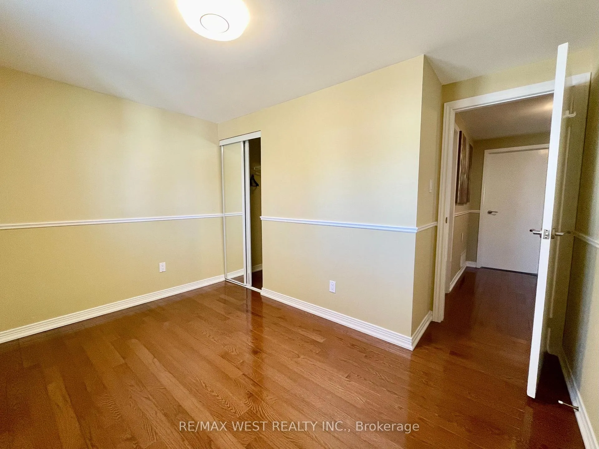 Photo 23 of 4 Geneva Crescent, Brampton, Northgate — HOMEH