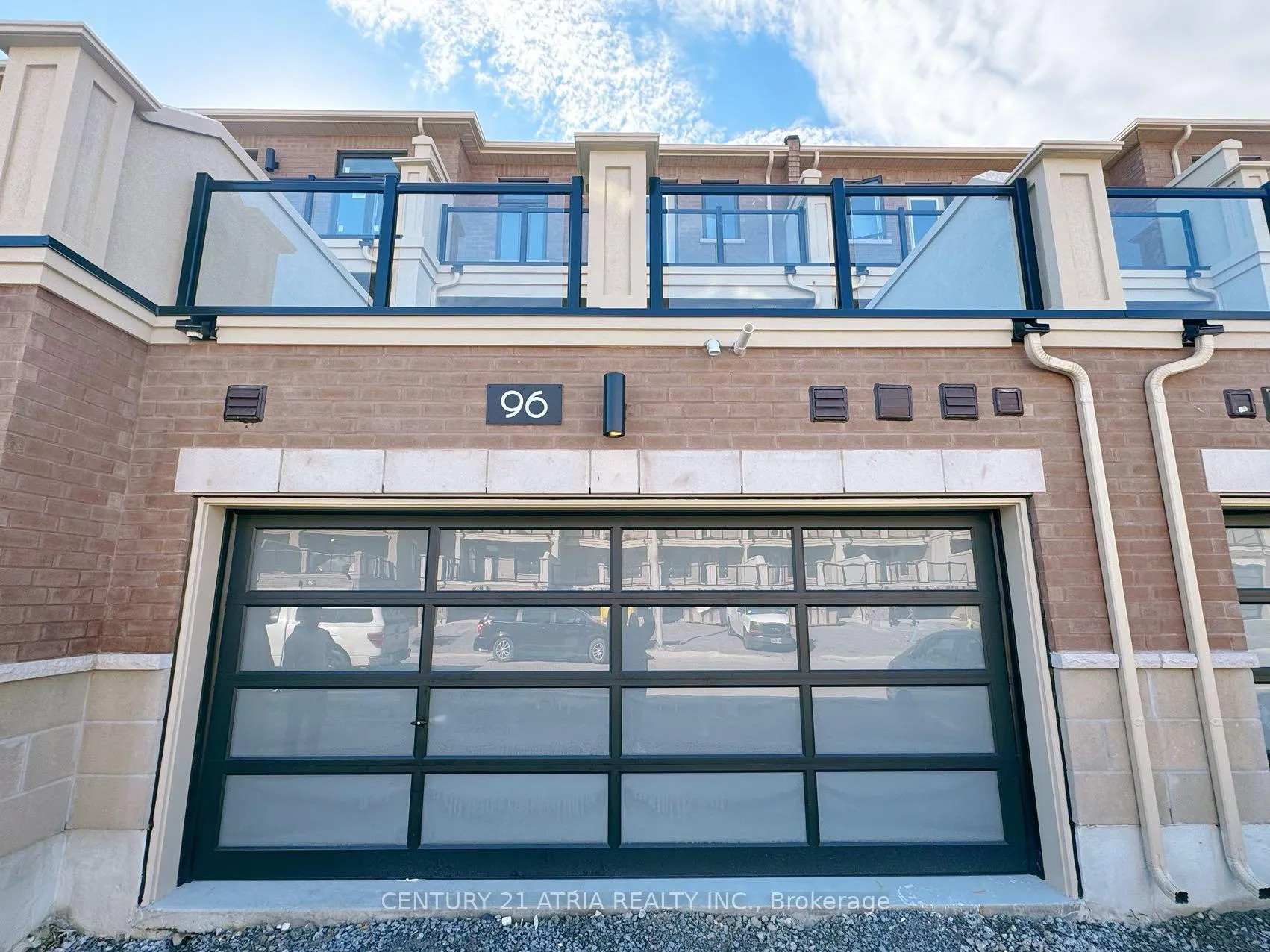 Photo 2 of 96 Robert Eaton Avenue, Markham, Middlefield — HOMEH
