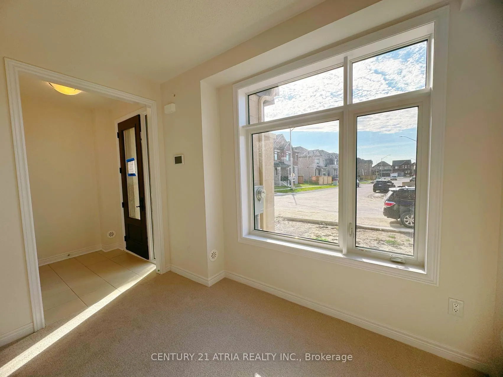 Photo 3 of 96 Robert Eaton Avenue, Markham, Middlefield — HOMEH