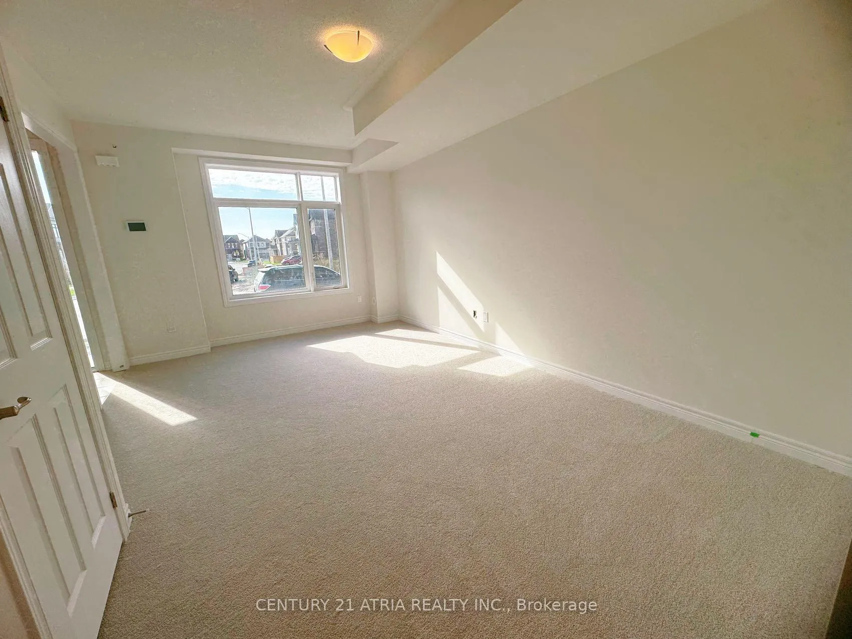 Photo 4 of 96 Robert Eaton Avenue, Markham, Middlefield — HOMEH