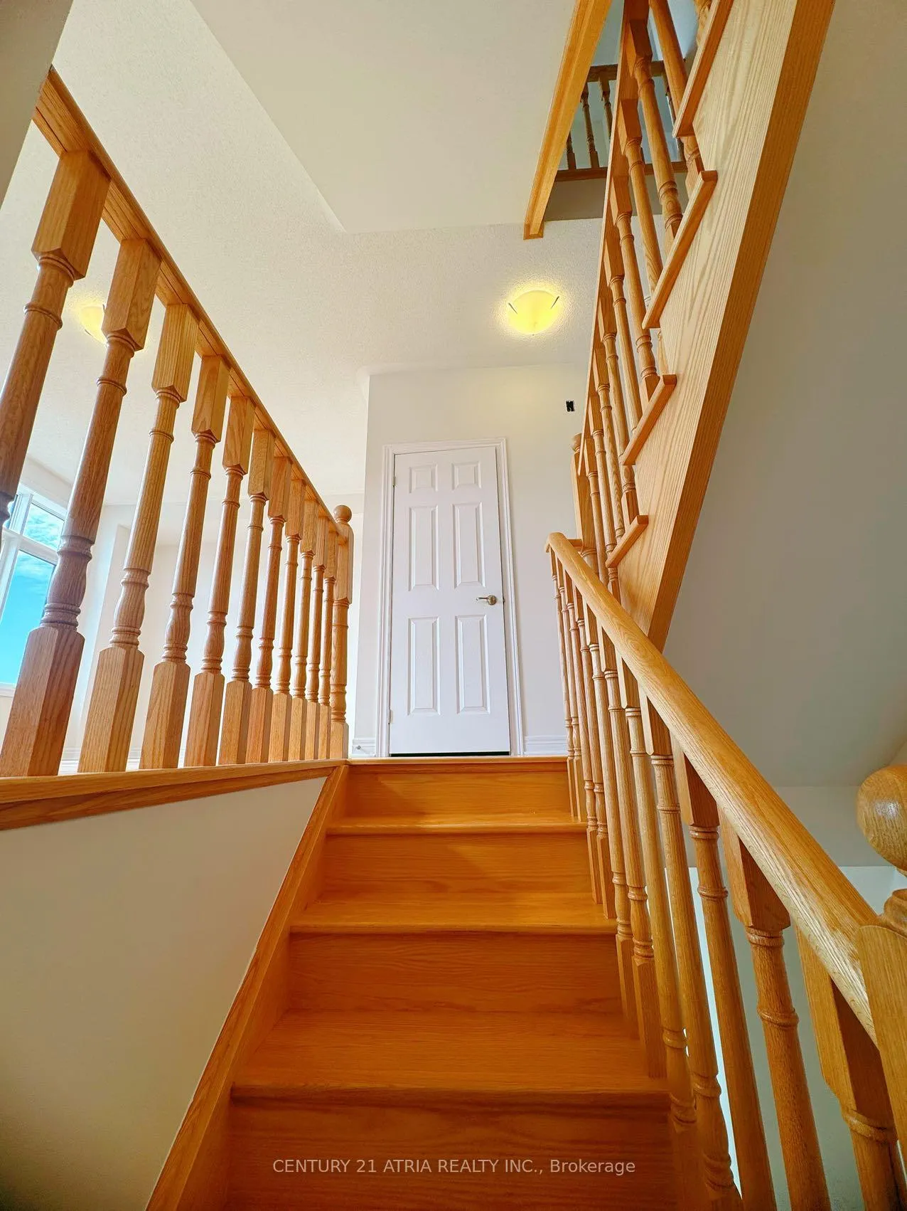 Photo 6 of 96 Robert Eaton Avenue, Markham, Middlefield — HOMEH