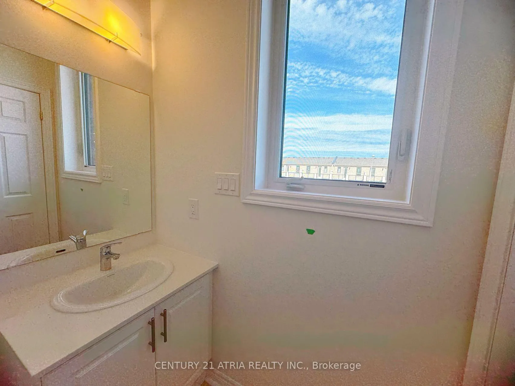 Photo 8 of 96 Robert Eaton Avenue, Markham, Middlefield — HOMEH