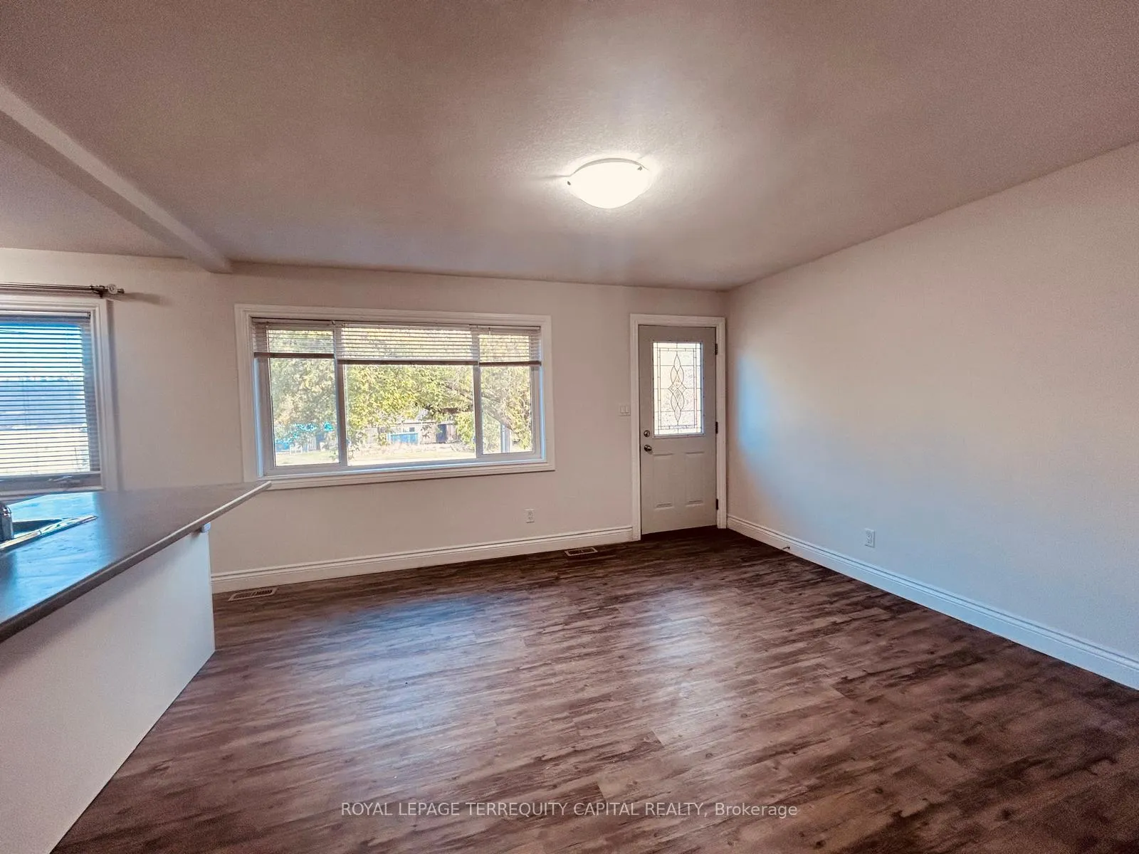 Photo 5 of Unit Upper, 190 Innisfil Street, Barrie, Lakeshore — HOMEH