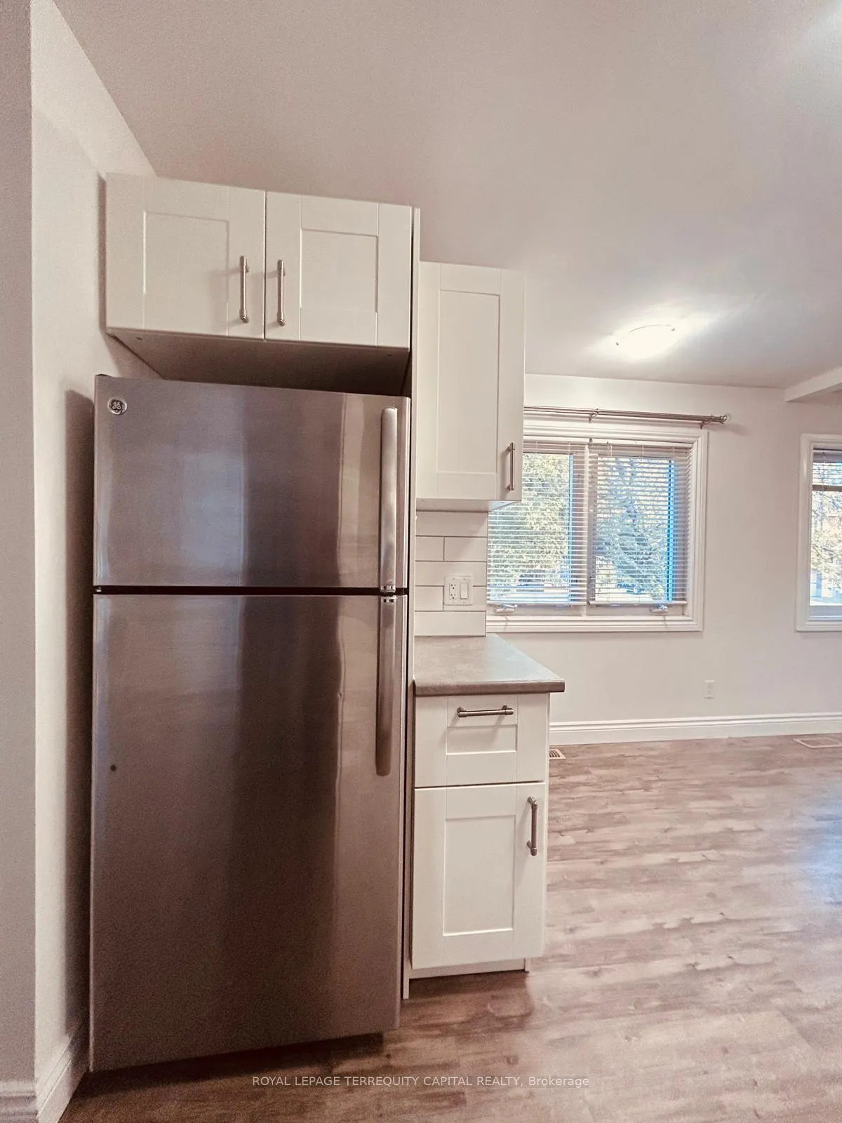 Photo 8 of Unit Upper, 190 Innisfil Street, Barrie, Lakeshore — HOMEH