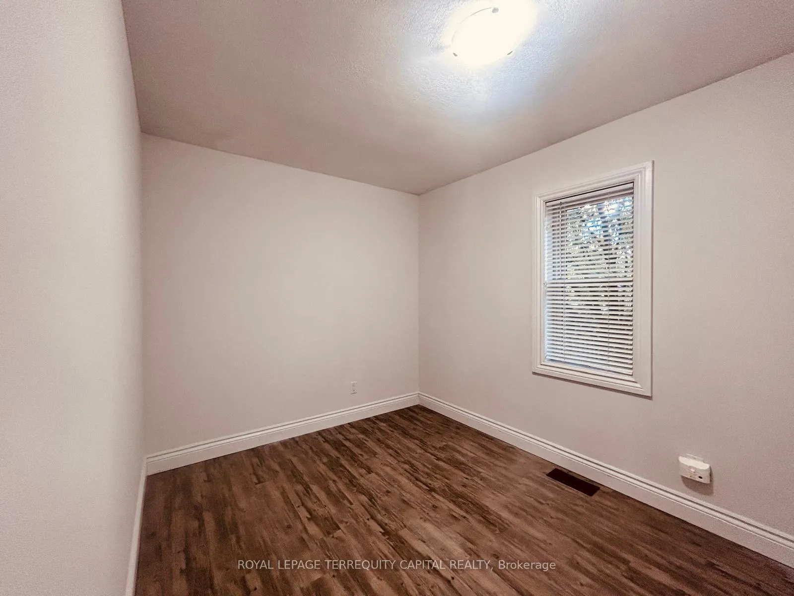 Photo 10 of Unit Upper, 190 Innisfil Street, Barrie, Lakeshore — HOMEH