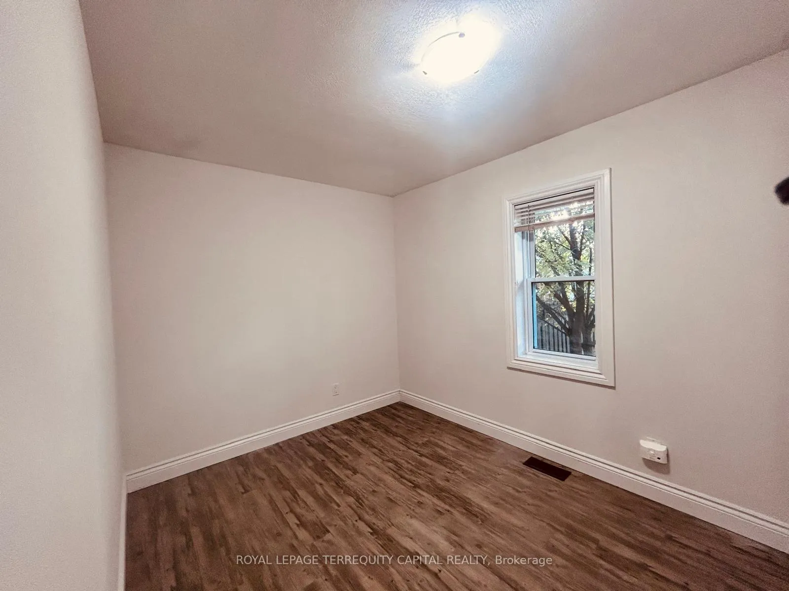 Photo 11 of Unit Upper, 190 Innisfil Street, Barrie, Lakeshore — HOMEH